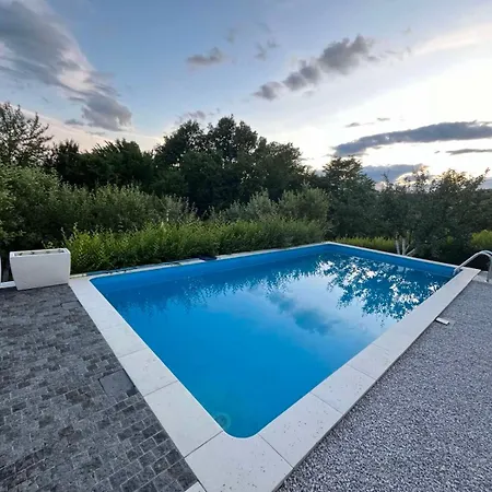 Woodrock Villa